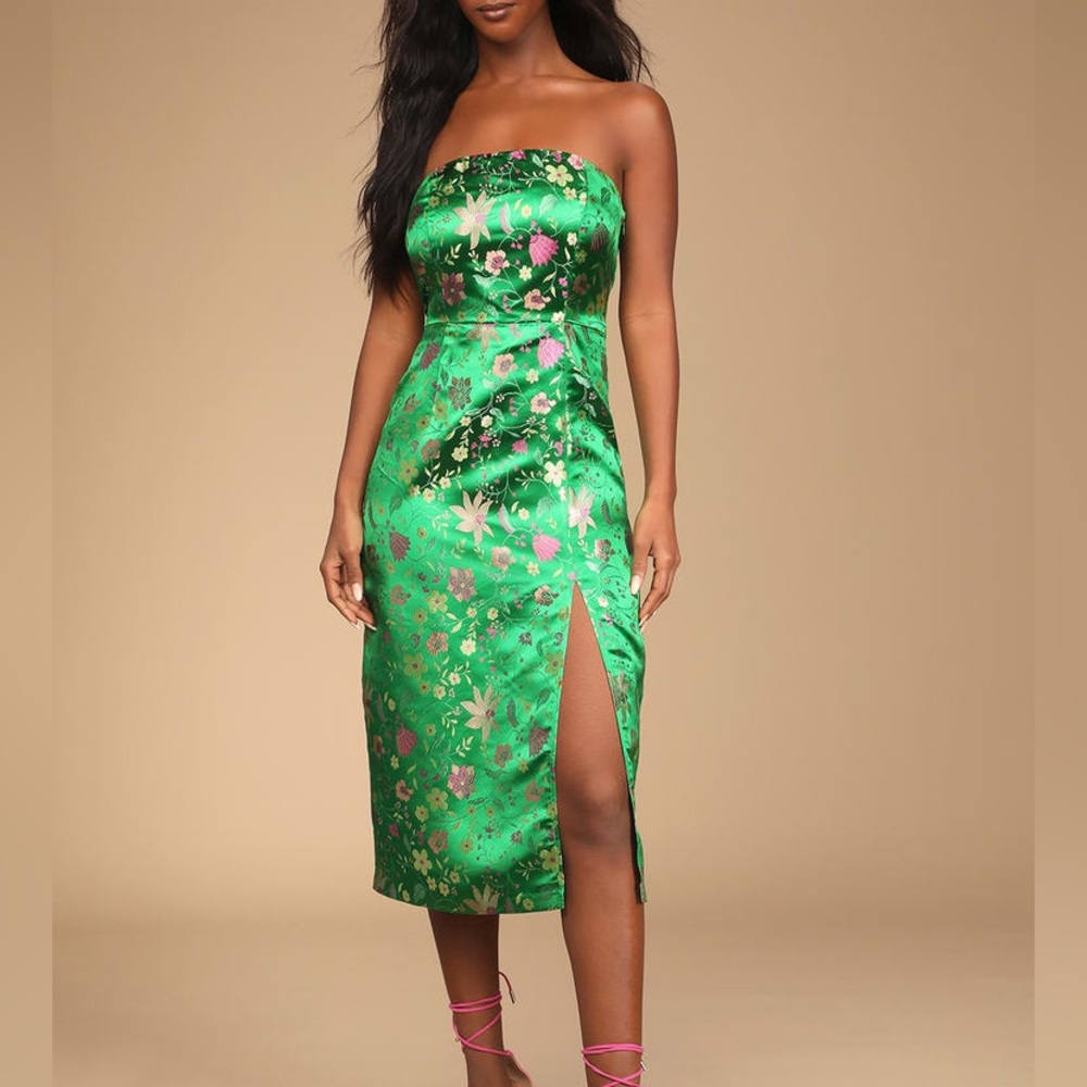 Lulus Make a Move Green Satin Floral Jacquard Strapless
Midi Dress